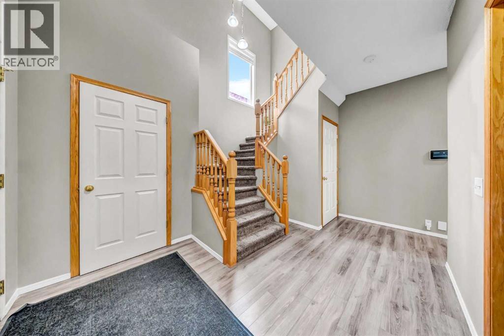 1150 Prestwick Circle SE, Calgary - photo 6 of 8