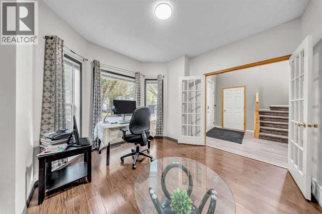 1150 Prestwick Circle SE, Calgary - photo 4 of 8